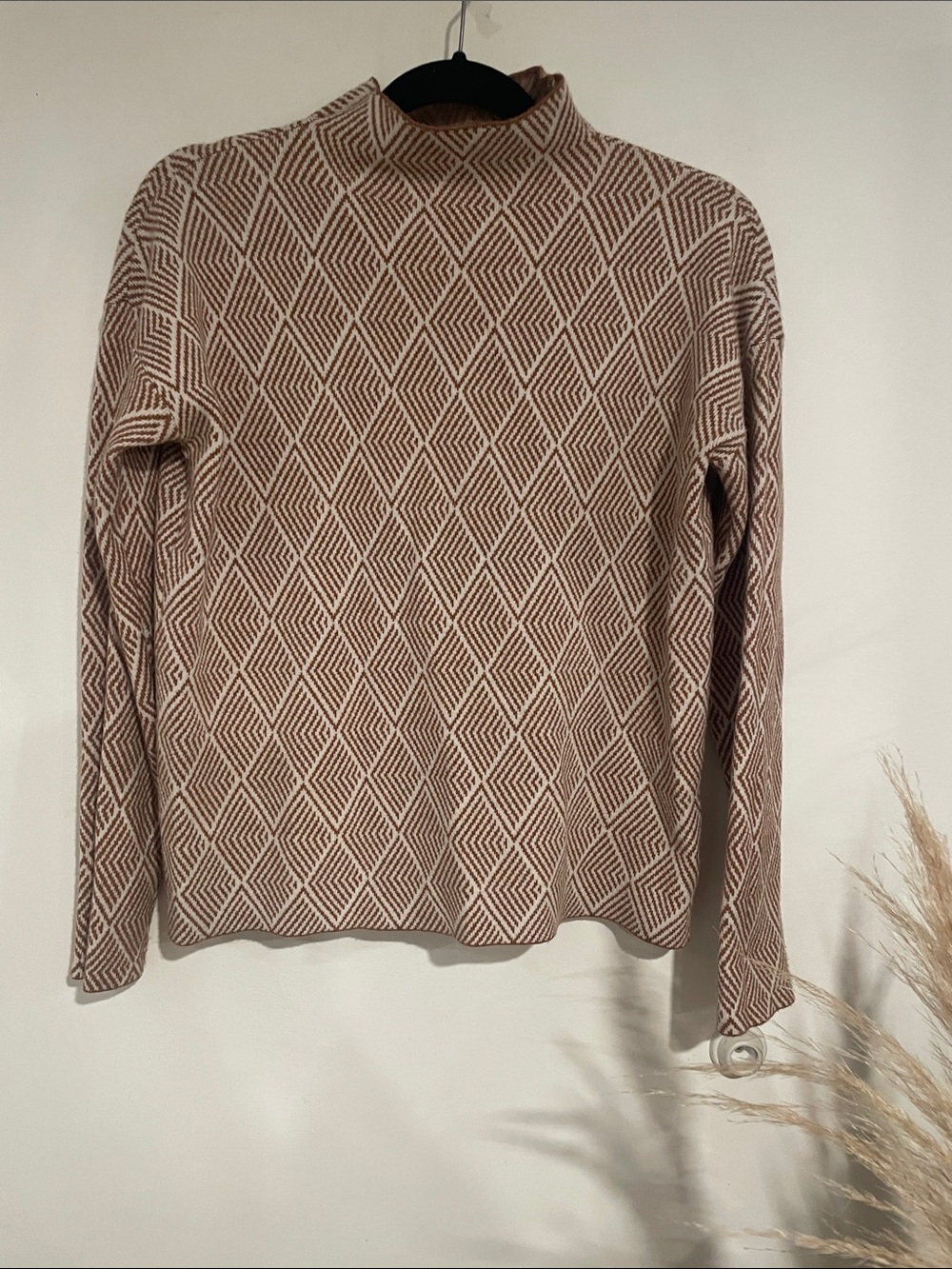 Halston Heritage Cream and Brown Geometric Mock Neck Sweater Sz M B139
